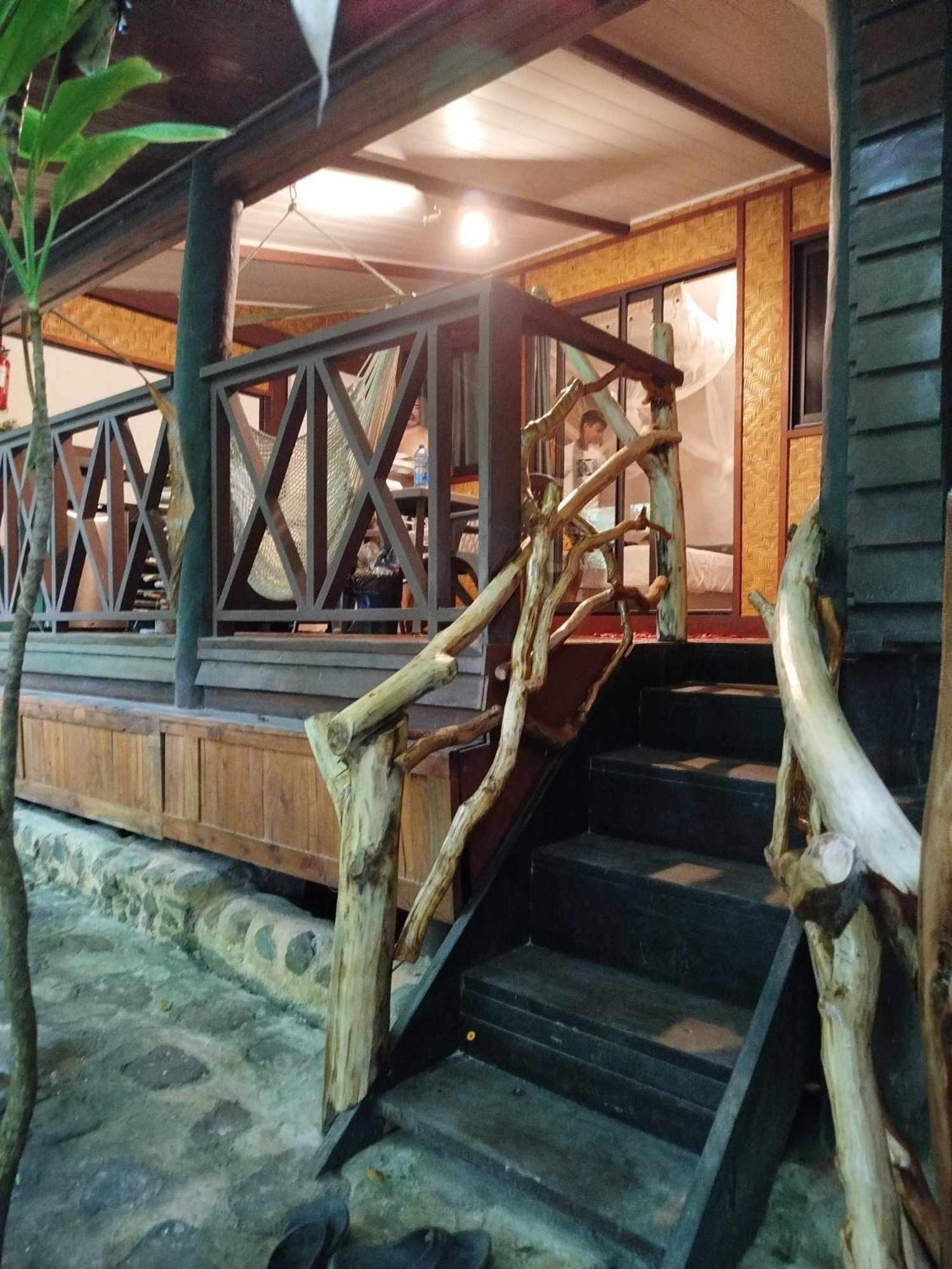 Haere Mai I Te Fare Hotel Teavaro Exterior photo